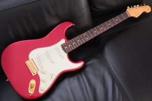 Made In Japan Traditional 60s Stratocaster with Gold Hardware