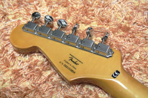 Squier by Fender Classic Vibe Stratocaster '60sのヘッド裏