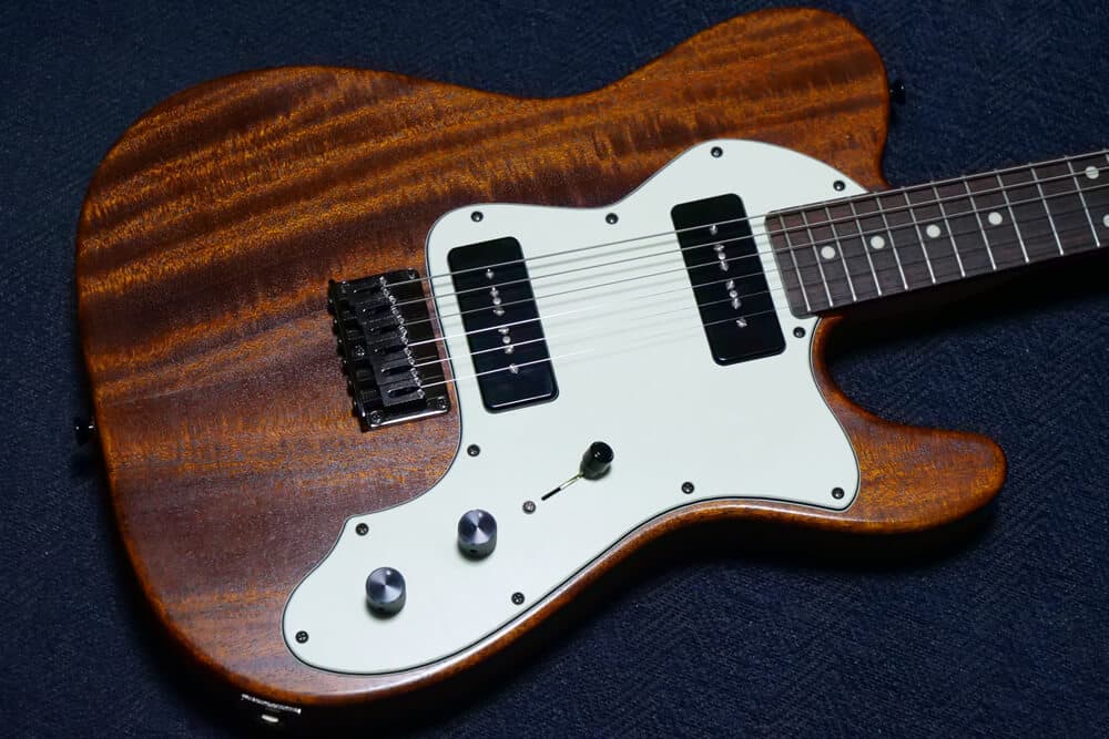 KTT-AM：漆塗りボディ